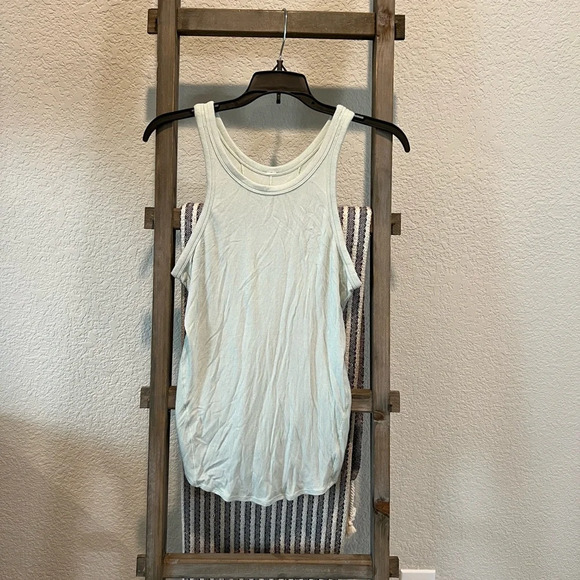 lululemon athletica Tops - Lululemon women’s ribbed crew neck tank top size small